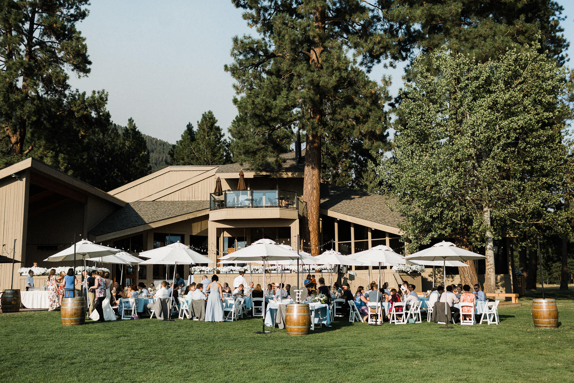 An outdoor wedding reception at Black Butte Ranch in Central Oregon 