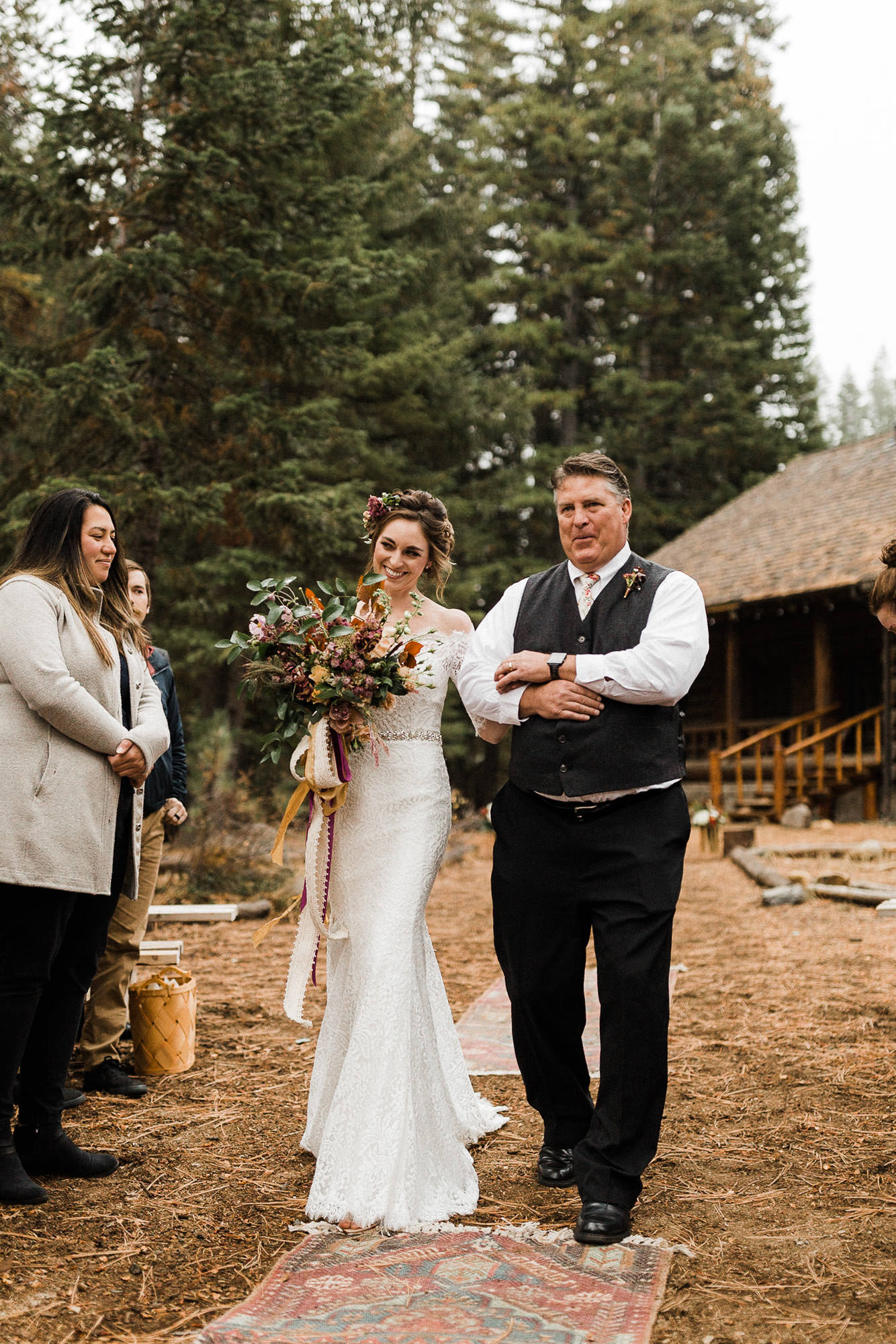 Father walks bride down the aisle at Skyliner Lodge in Oregon