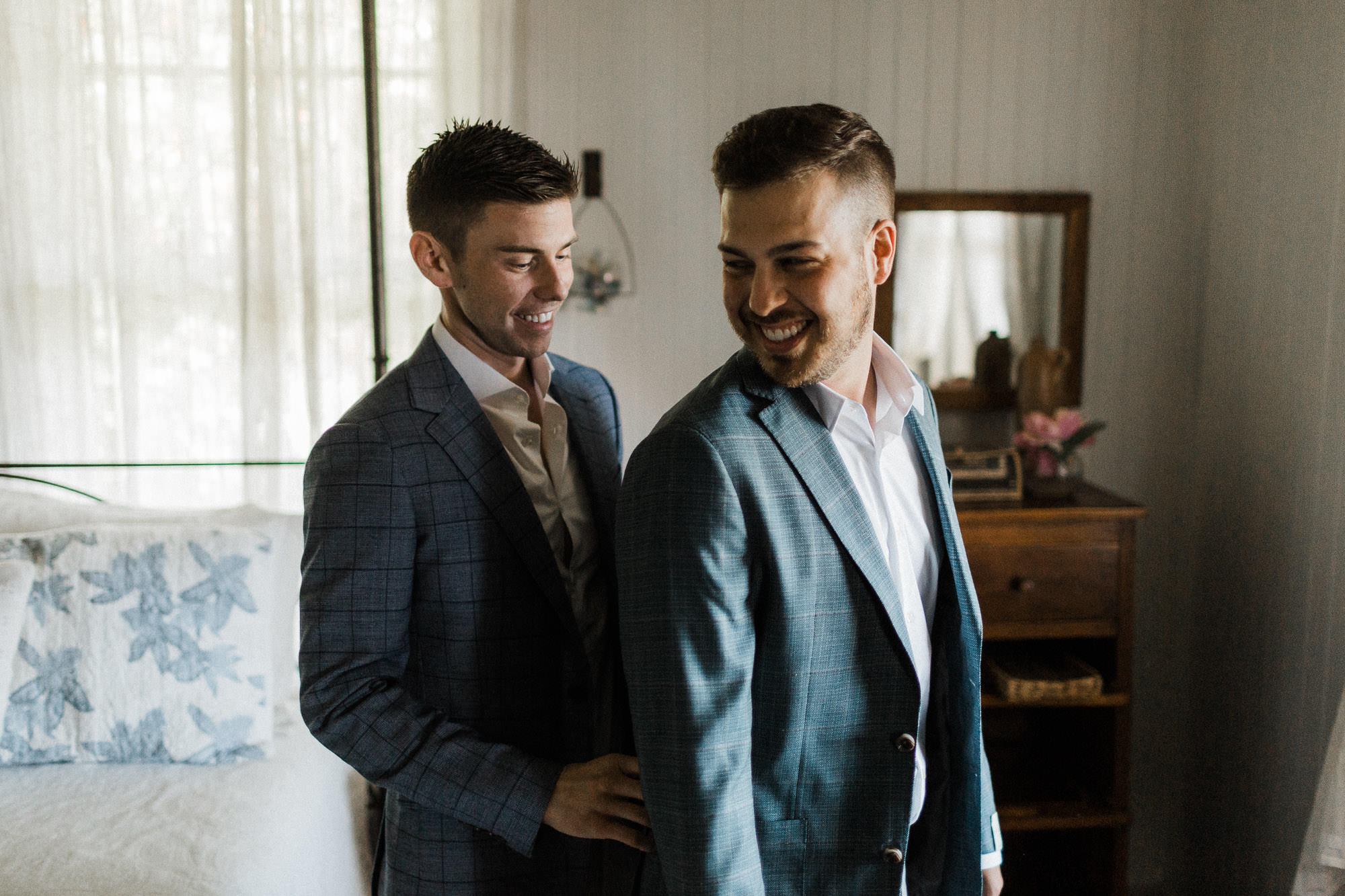 gay-wedding-getting-ready-maui